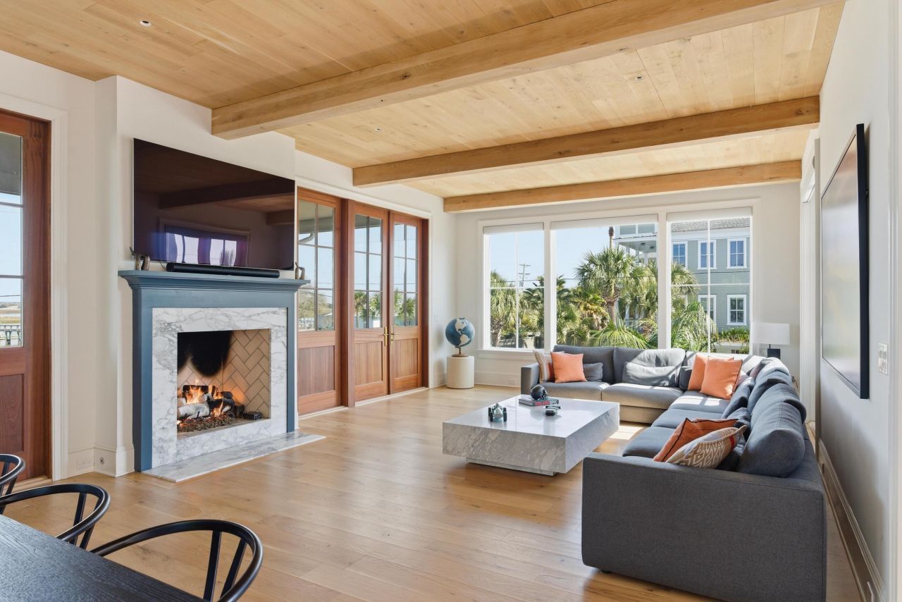 120 Palm Boulevard Photo 10