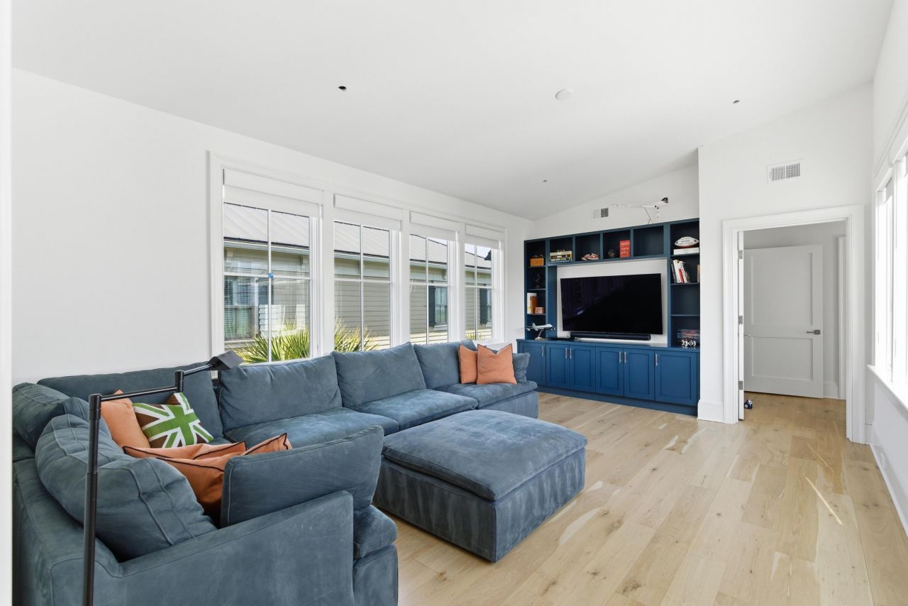 120 Palm Boulevard Photo 22