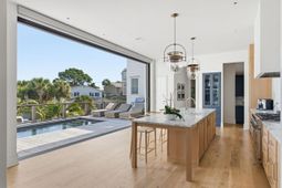 120 Palm Boulevard photo 4