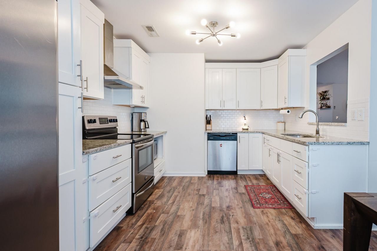 1260 Lakefront Drive Photo 13