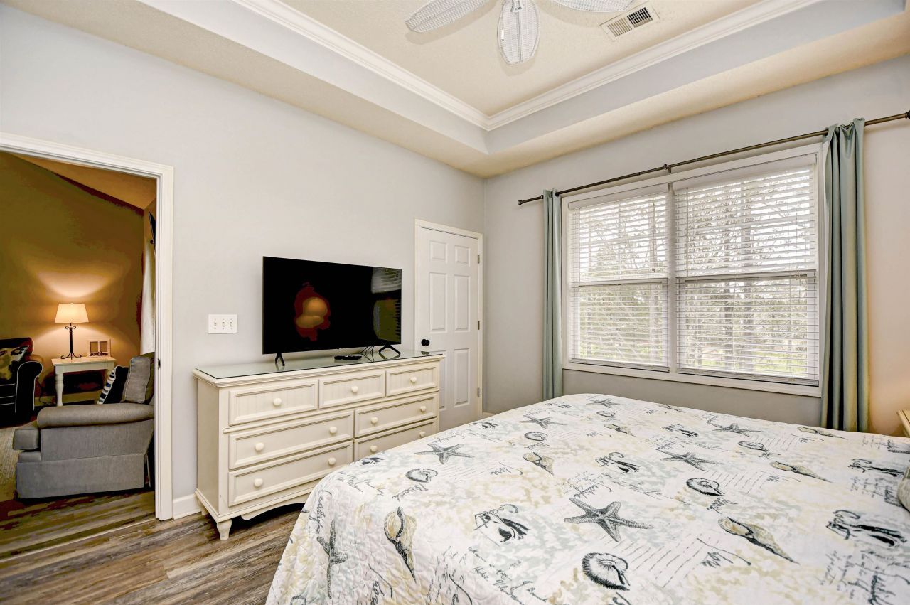 6253 Catalina Dr. Photo 19