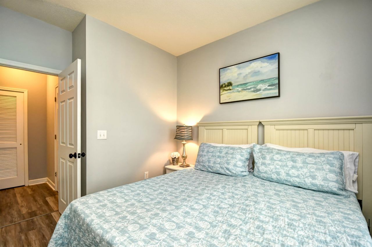 6253 Catalina Dr. Photo 22