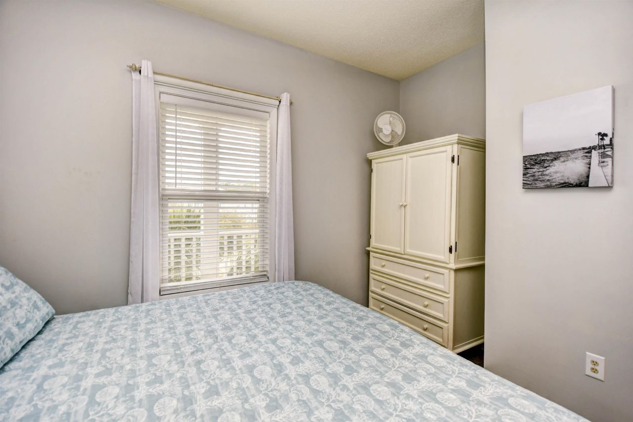 6253 Catalina Dr. Photo 23