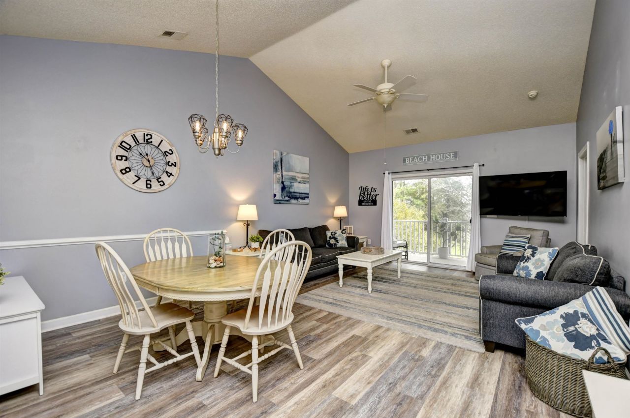 6253 Catalina Dr. Photo 7