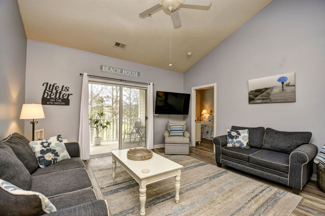 6253 Catalina Dr. Photo 8