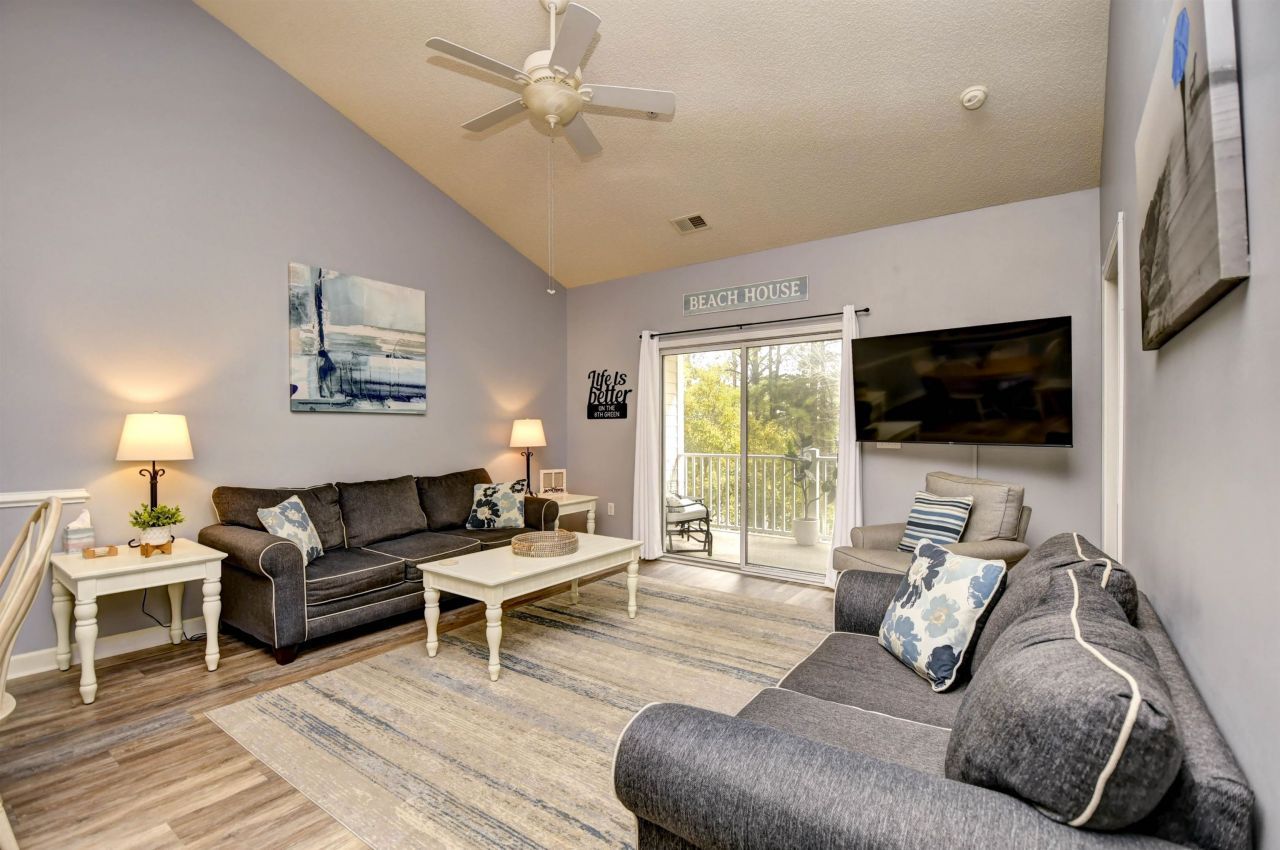 6253 Catalina Dr. Photo 9