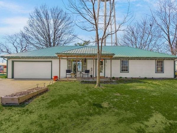 101 Jefferson Avenue, East Lynne, MO 64743
