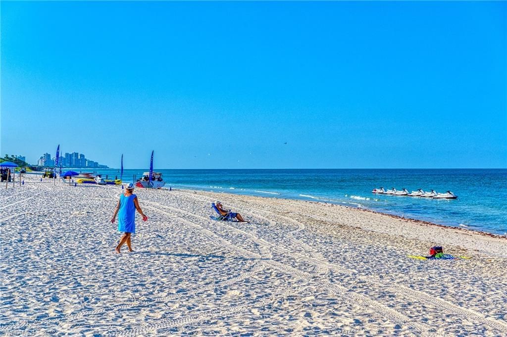 335 Burning Tree Dr, Naples, FL 34105 Photo