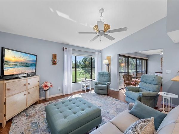 5890 Trailwinds DR, Unit 522, FORT MYERS, FL 33907