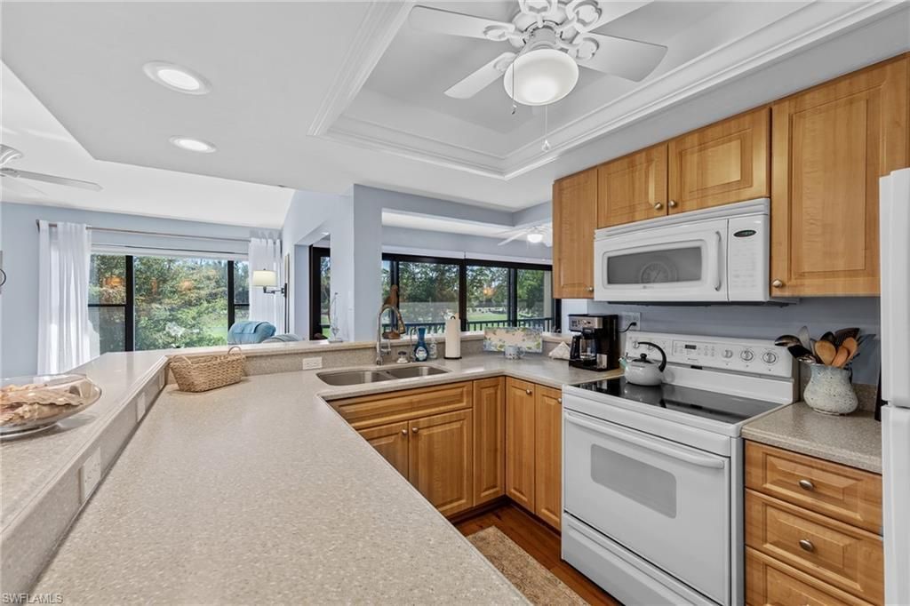 5890 Trailwinds Dr, Unit 522, Fort Myers, FL 33907 Photo