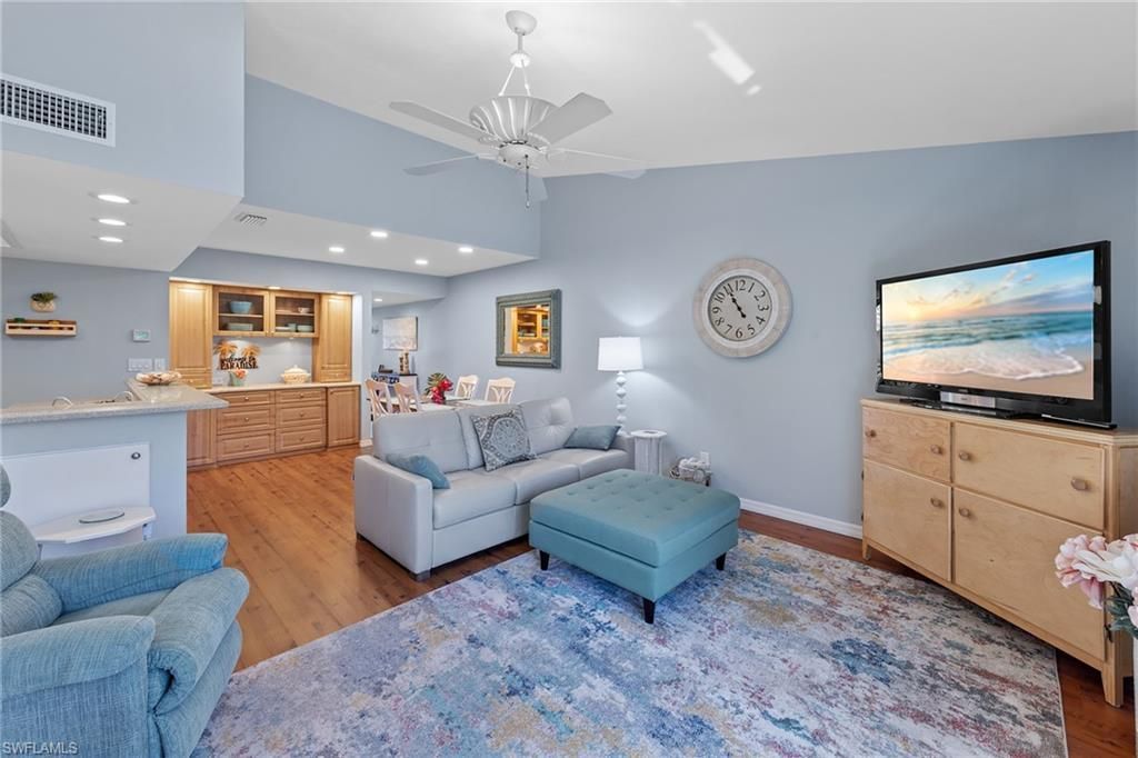 5890 Trailwinds Dr, Unit 522, Fort Myers, FL 33907 Photo
