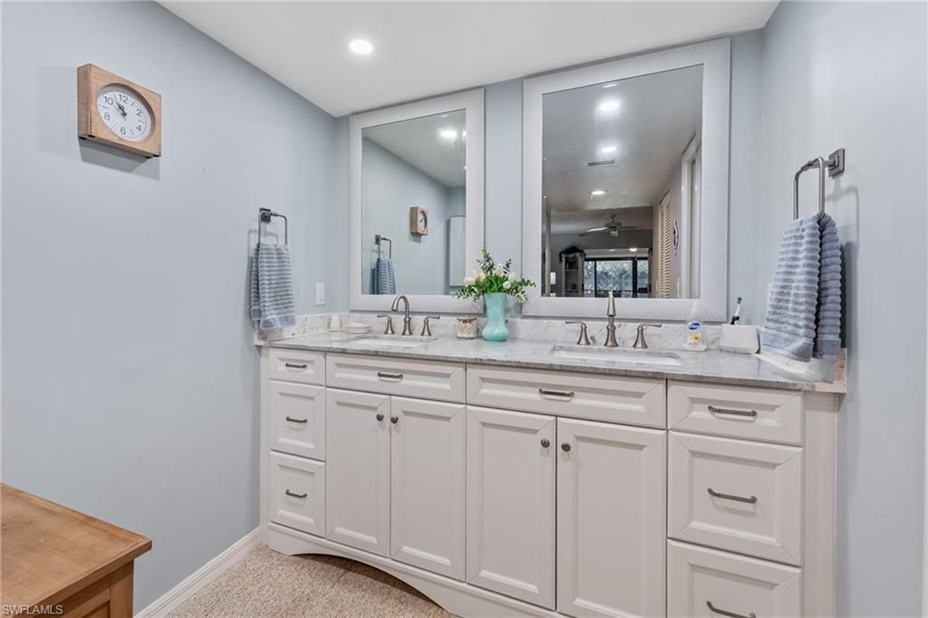 5890 Trailwinds Dr, Unit 522, Fort Myers, FL 33907 Photo