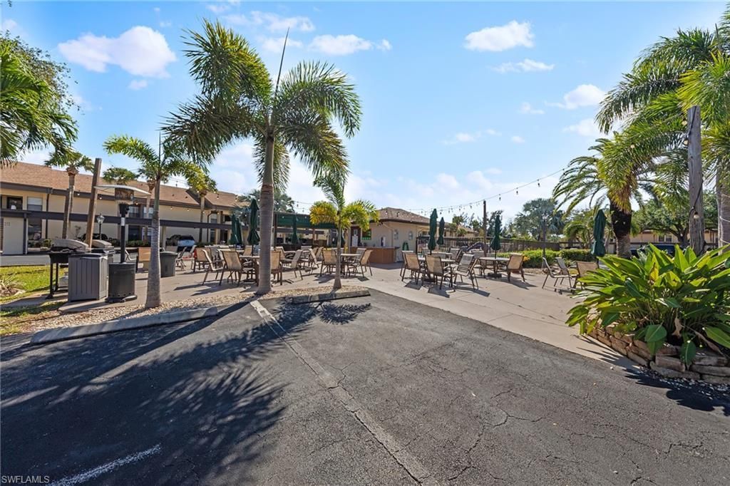 5890 Trailwinds Dr, Unit 522, Fort Myers, FL 33907 Photo