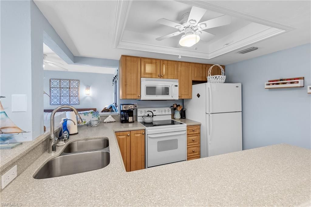 5890 Trailwinds Dr, Unit 522, Fort Myers, FL 33907 Photo