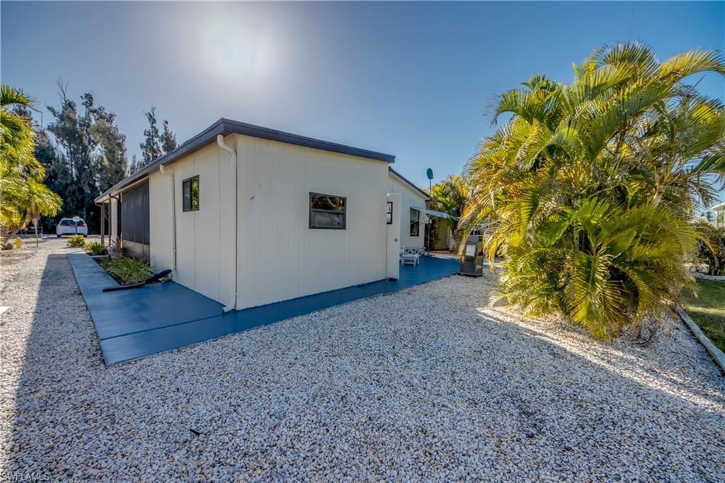 7169 Drum Dr, Saint James City, FL 33956 Photo