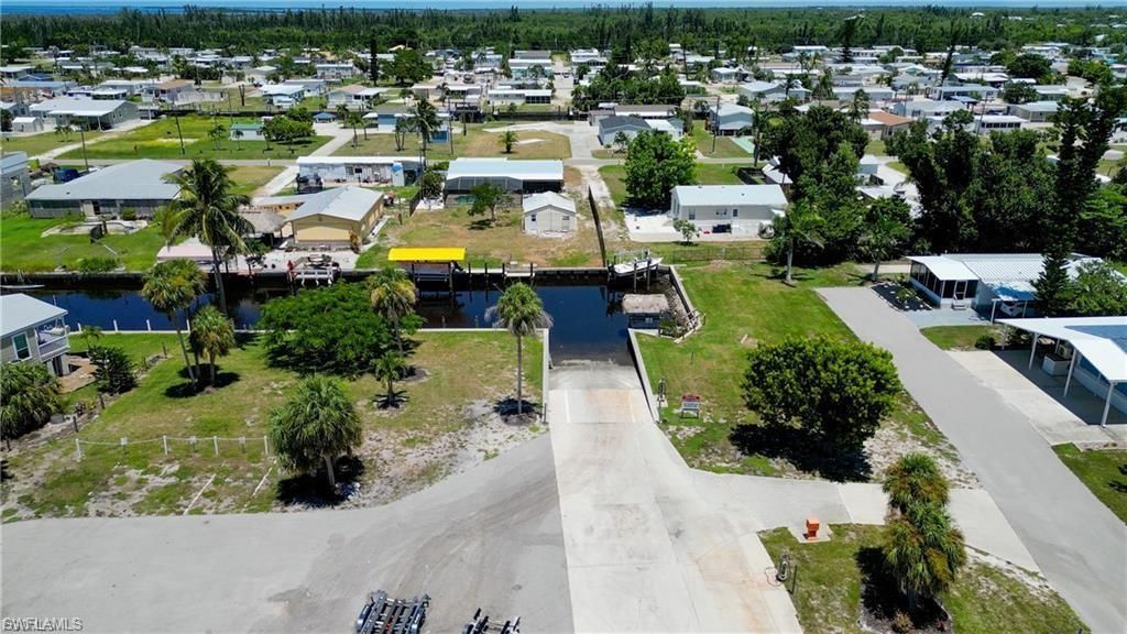7169 Drum Dr, Saint James City, FL 33956 Photo