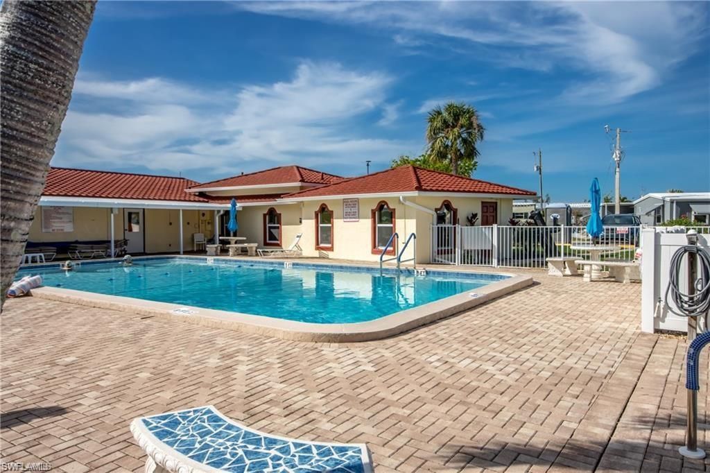 7169 Drum Dr, Saint James City, FL 33956 Photo