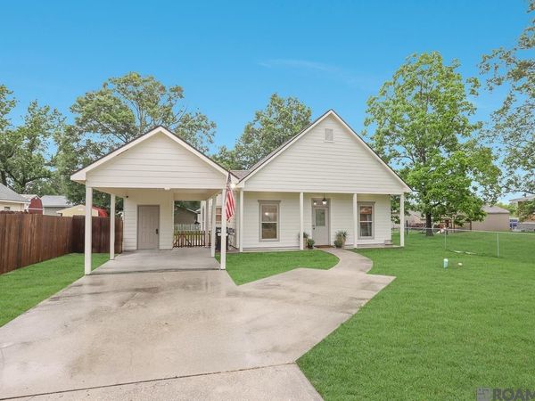 44275 Clement St, Sorrento, LA 70778