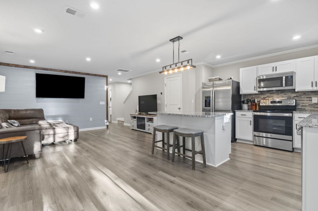 608 Montenegro Way Photo 10