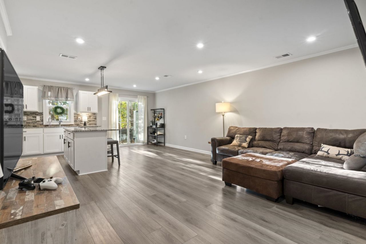 608 Montenegro Way Photo 11