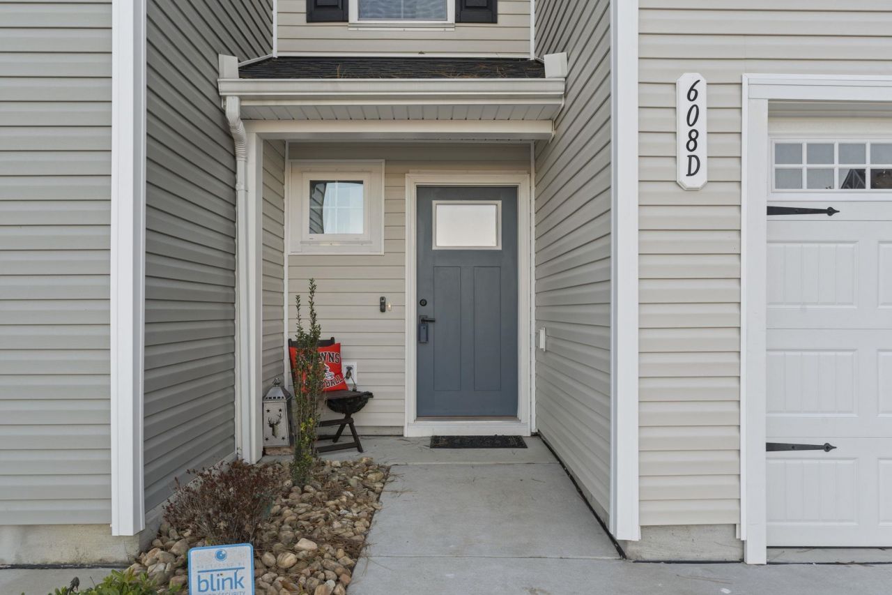 608 Montenegro Way Photo 2