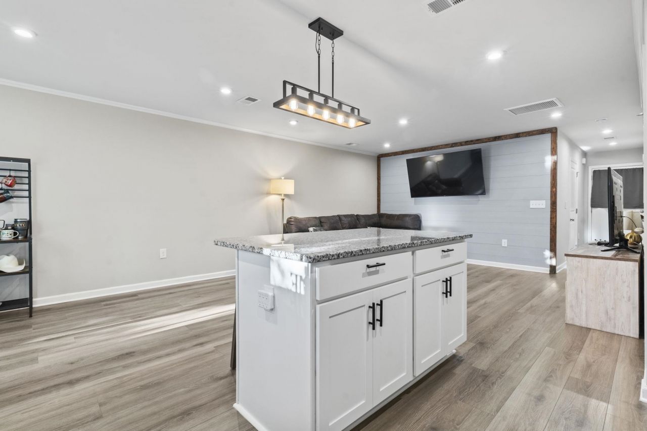 608 Montenegro Way Photo 6