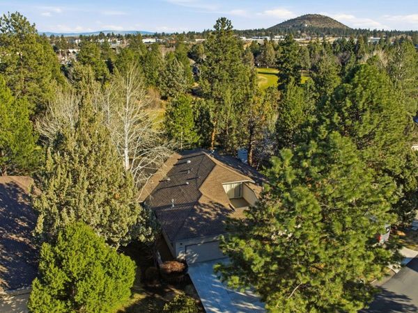 3076 NW Clubhouse Drive, Bend, OR 97703