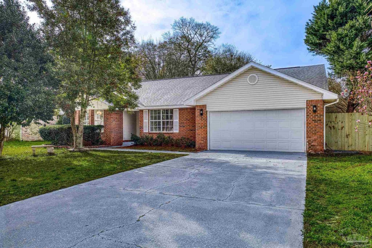 6555 Eagle Crest Dr Milton, FL 32570