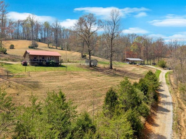 299 Tar Town Hollow Lane, LaFollette, TN 37766
