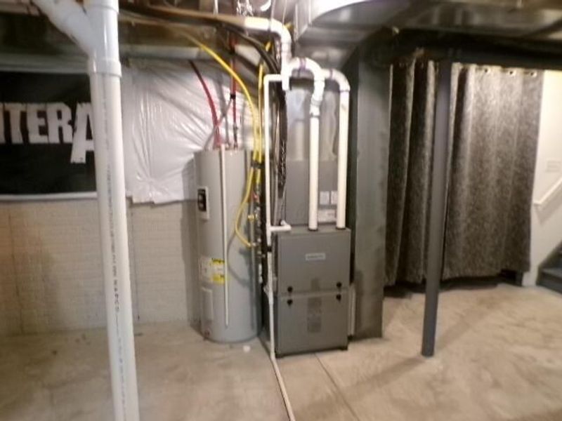 5294 Karst Circle, Ashville, OH 43103 Photo 14