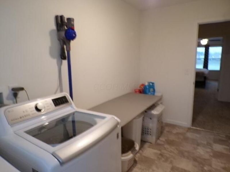 5294 Karst Circle, Ashville, OH 43103 Photo 23