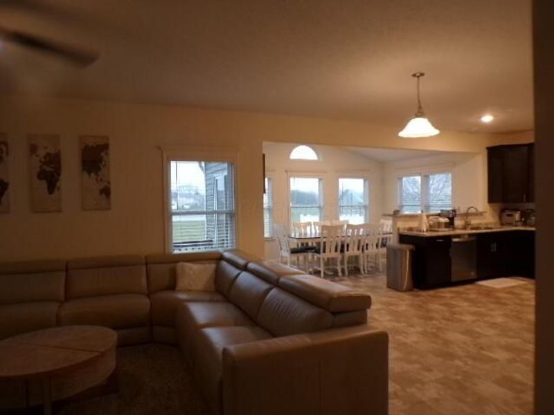 5294 Karst Circle, Ashville, OH 43103 Photo 3