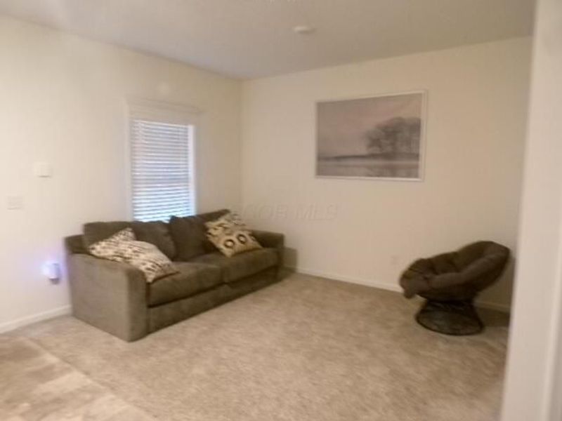 5294 Karst Circle, Ashville, OH 43103 Photo 9