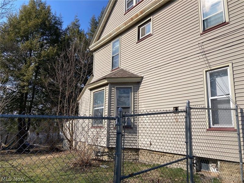 32 Summit Avenue, Niles, OH 44446 Photo 3