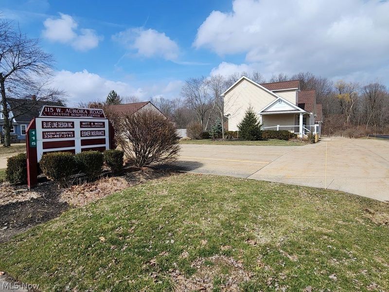 115 W Aurora Road, Northfield Center, OH 44067 Photo 2
