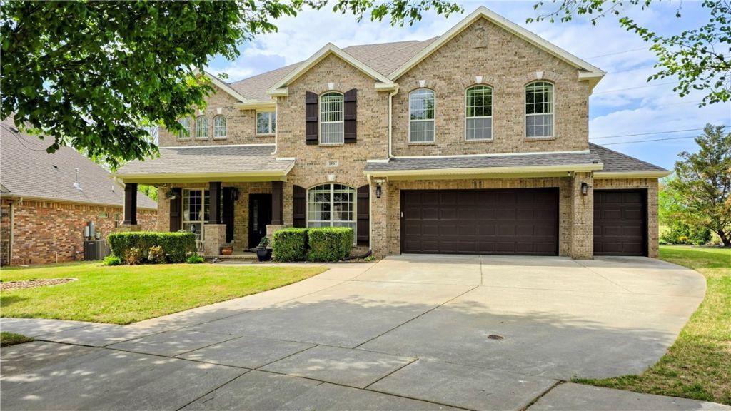 1661 S Coopers Cove Street Fayetteville, AR 72701