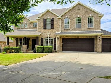 1661 S Coopers Cove Street, Fayetteville, AR 72701