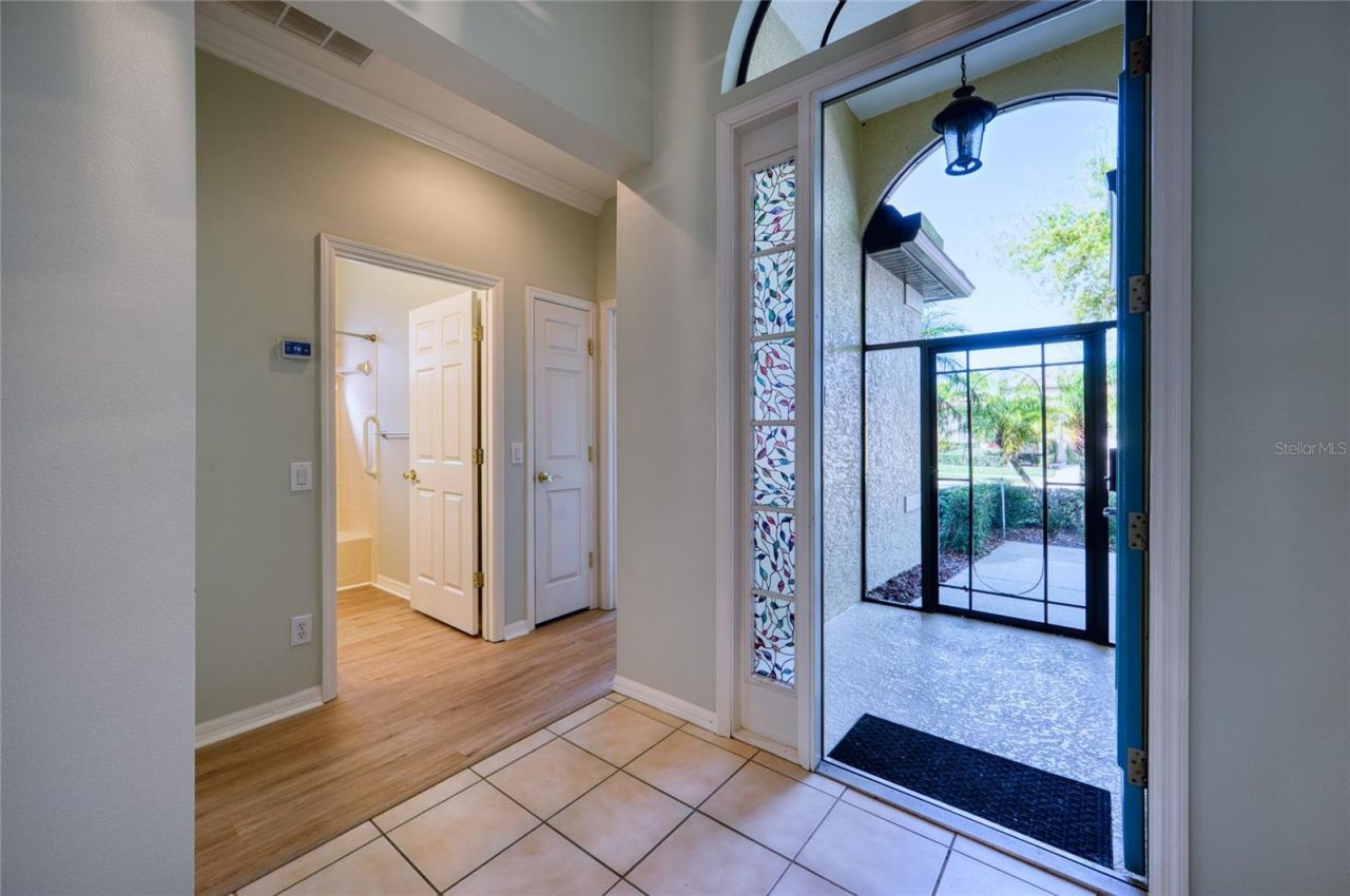 8142 Stirling Falls Circle, Sarasota, FL 34243 Photo