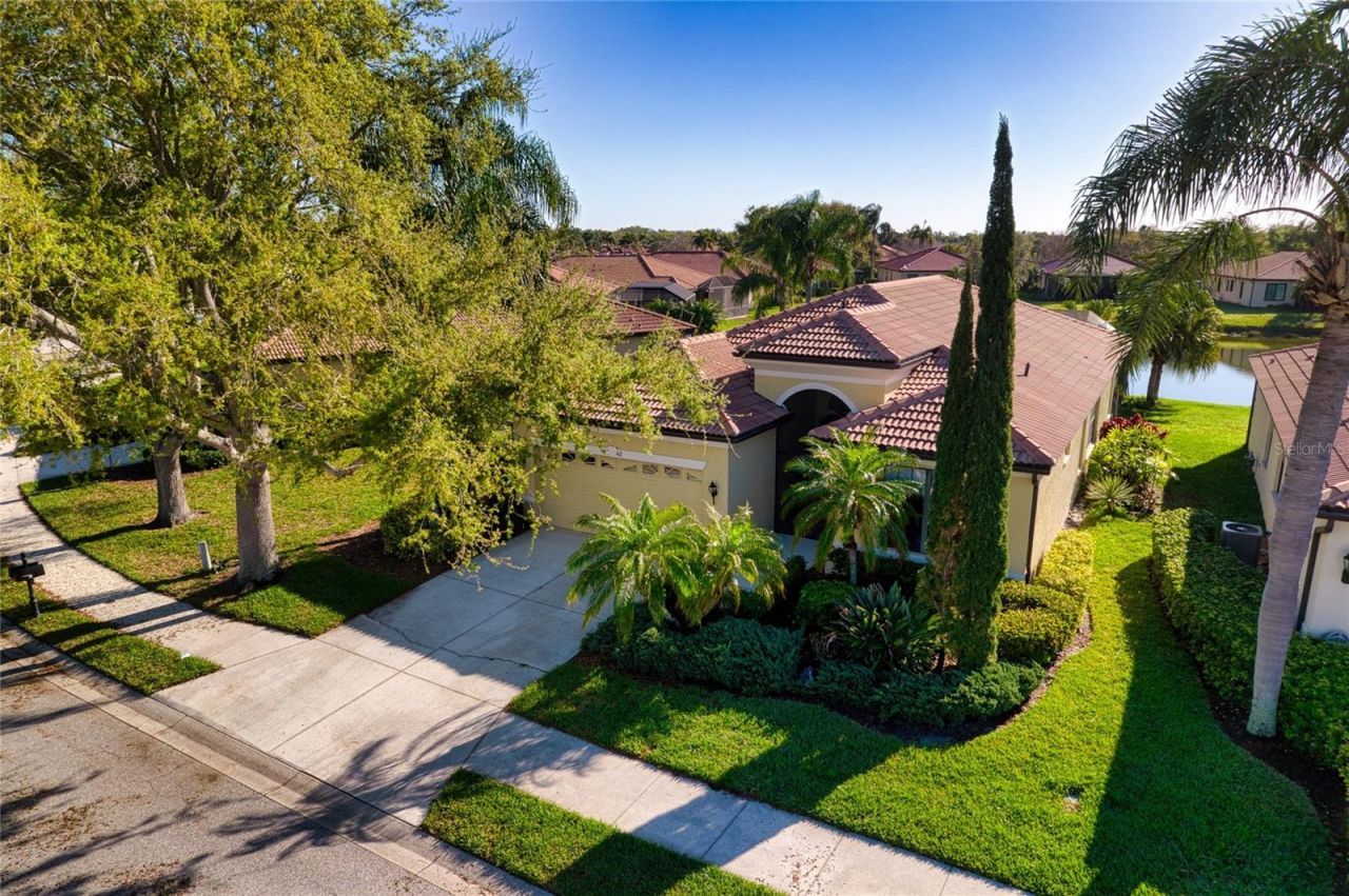 8142 Stirling Falls Circle, Sarasota, FL 34243 Photo