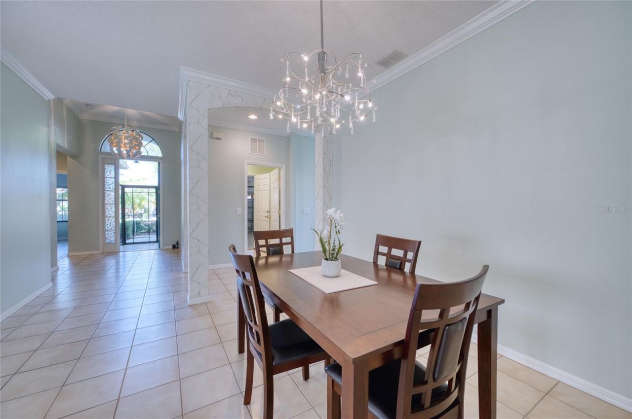 8142 Stirling Falls Circle, Sarasota, FL 34243 Photo