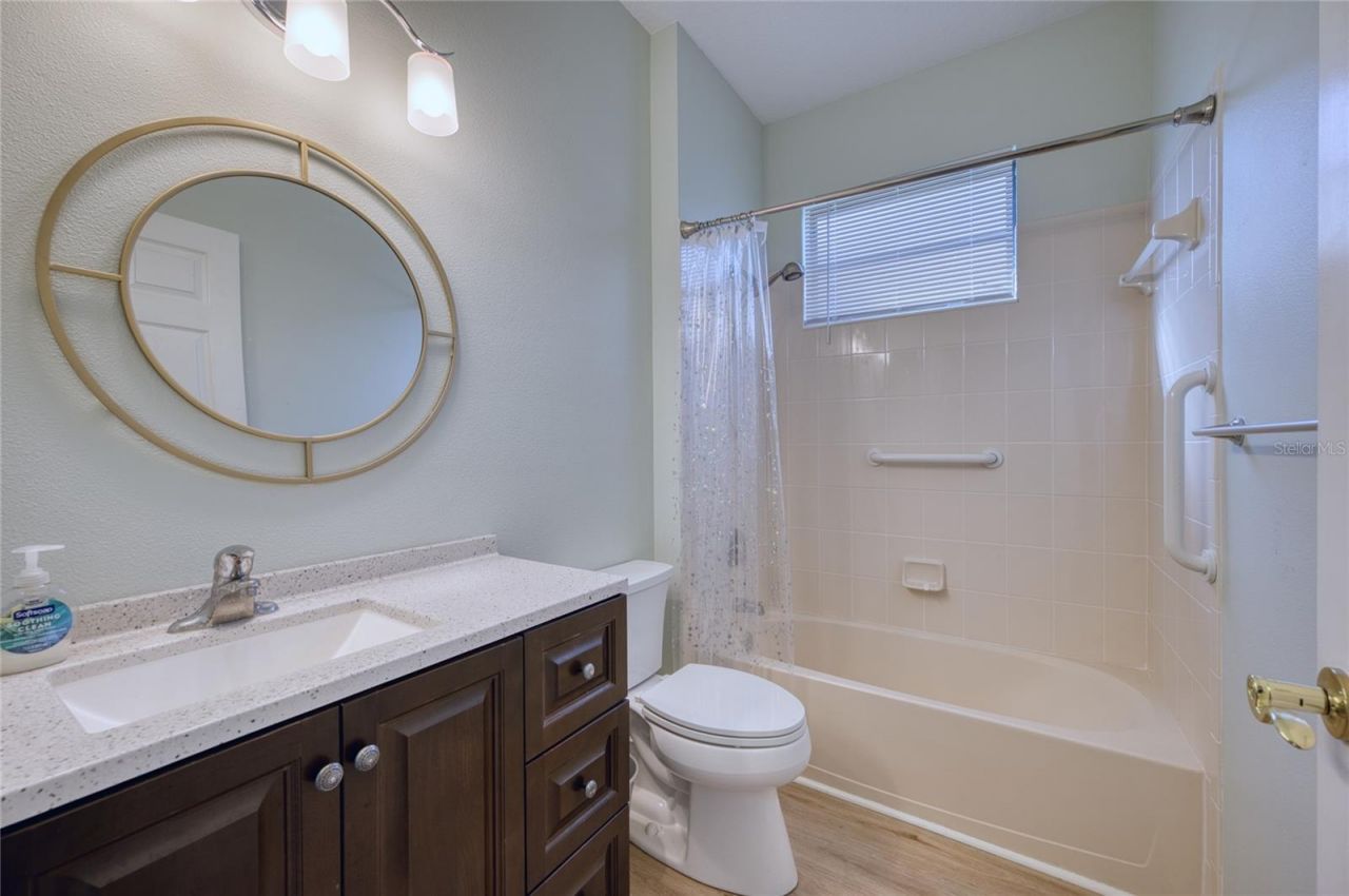 8142 Stirling Falls Circle, Sarasota, FL 34243 Photo