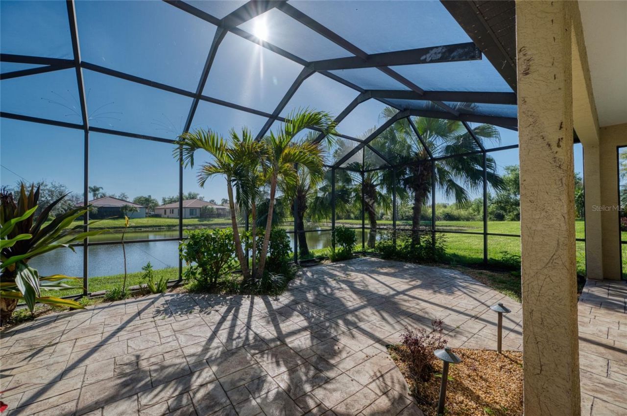 8142 Stirling Falls Circle, Sarasota, FL 34243 Photo