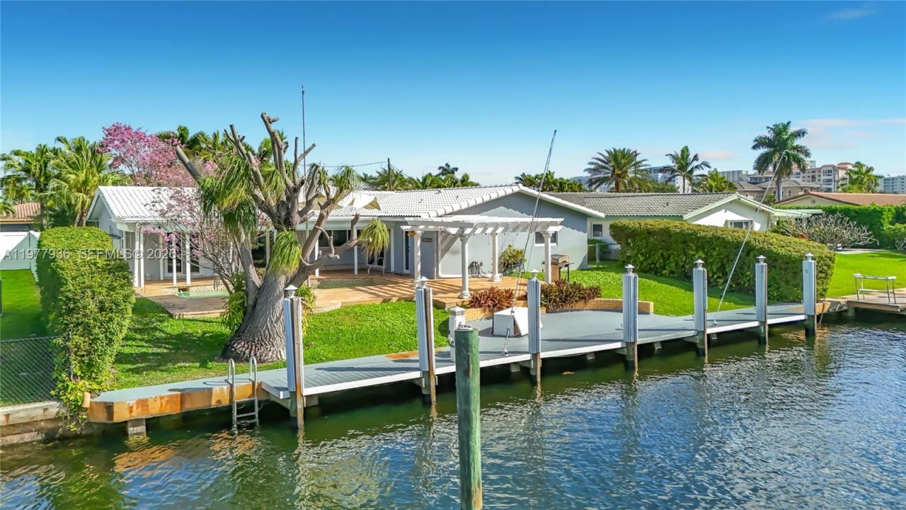 2770 NE 8th Ct, Pompano Beach, FL 33062 Photo