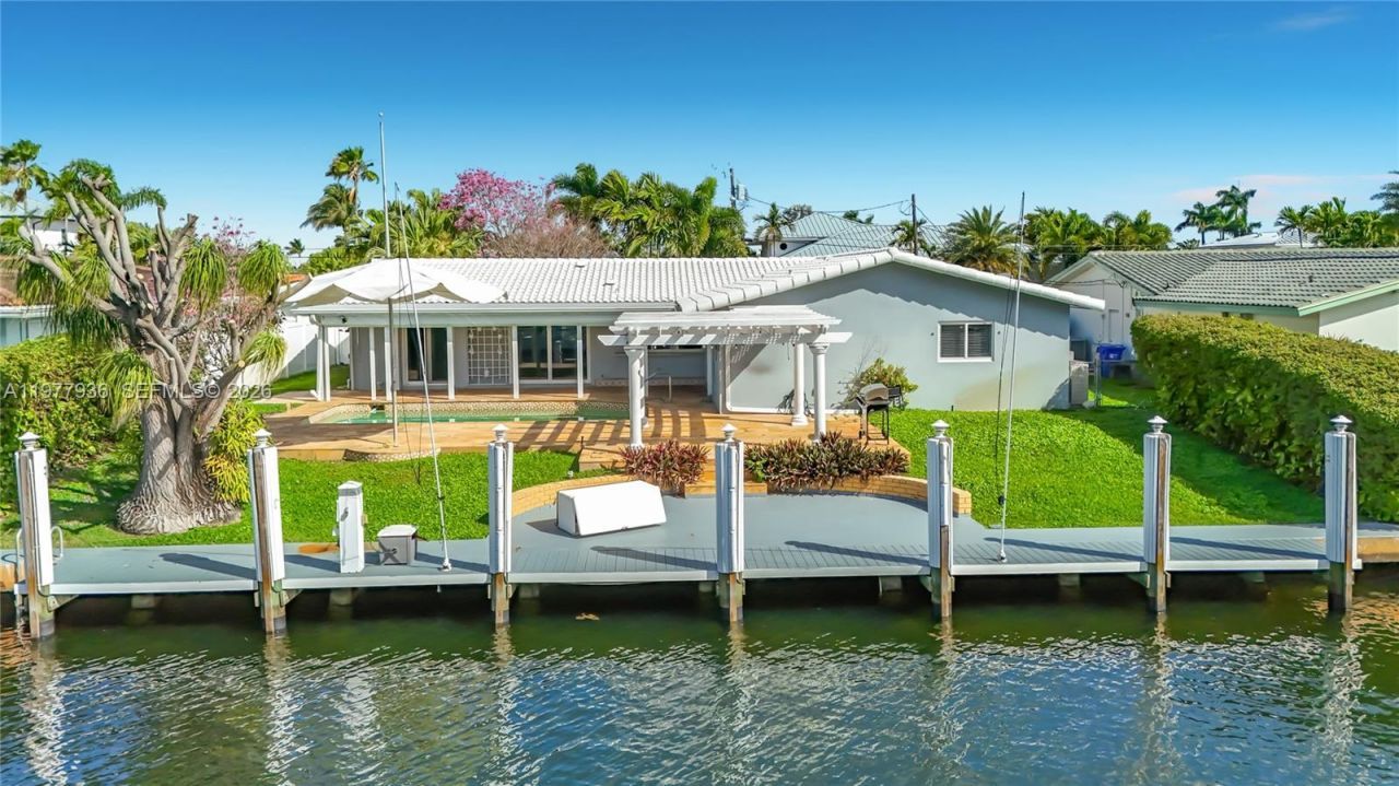 2770 NE 8th Ct, Pompano Beach, FL 33062 Photo