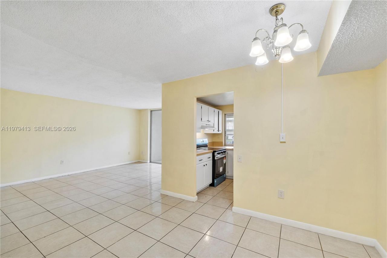 9091 Lime Bay Blvd , Unit 110, Tamarac, FL 33321 Photo