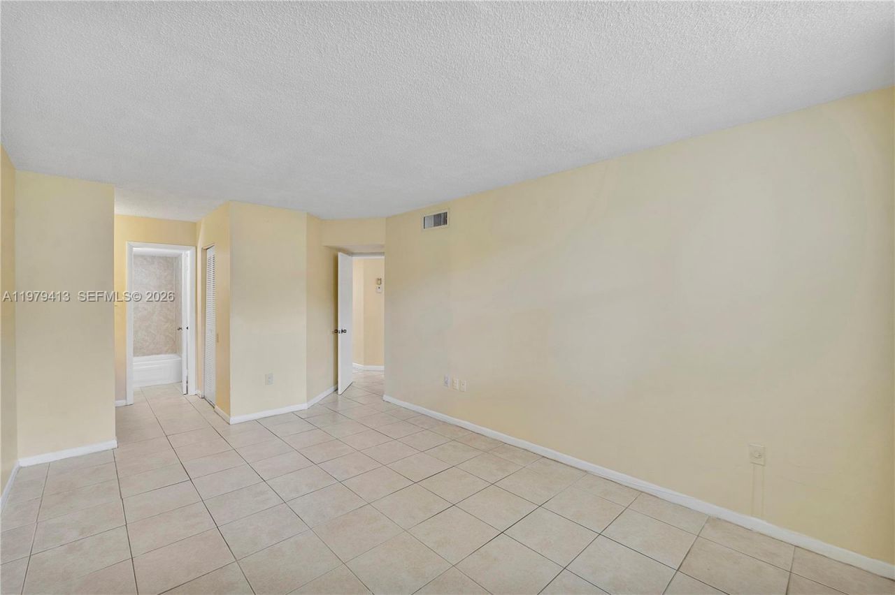 9091 Lime Bay Blvd , Unit 110, Tamarac, FL 33321 Photo