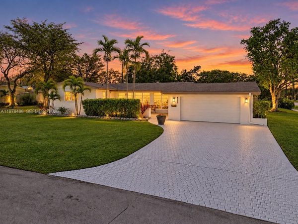 8620 SW 185th Ter, Cutler Bay, FL 33157