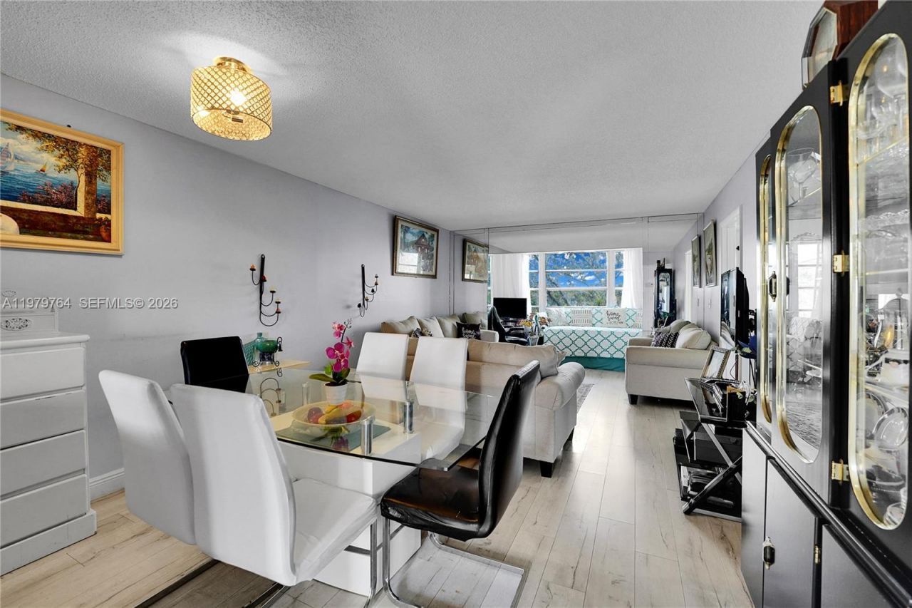 7891 N Sunrise Lakes Dr , Unit 310, Sunrise, FL 33322 Photo