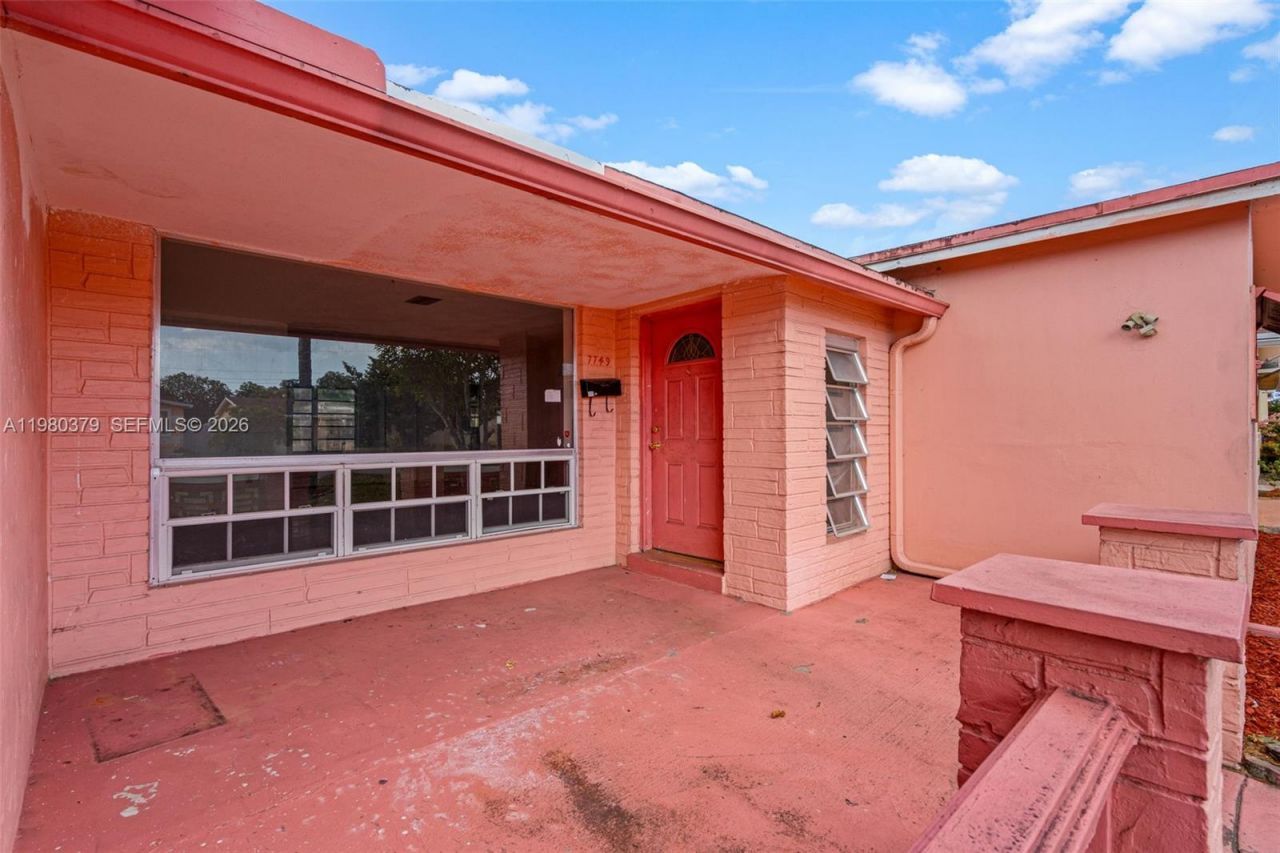 7749 Fairway Blvd , Miramar, FL 33023 Photo