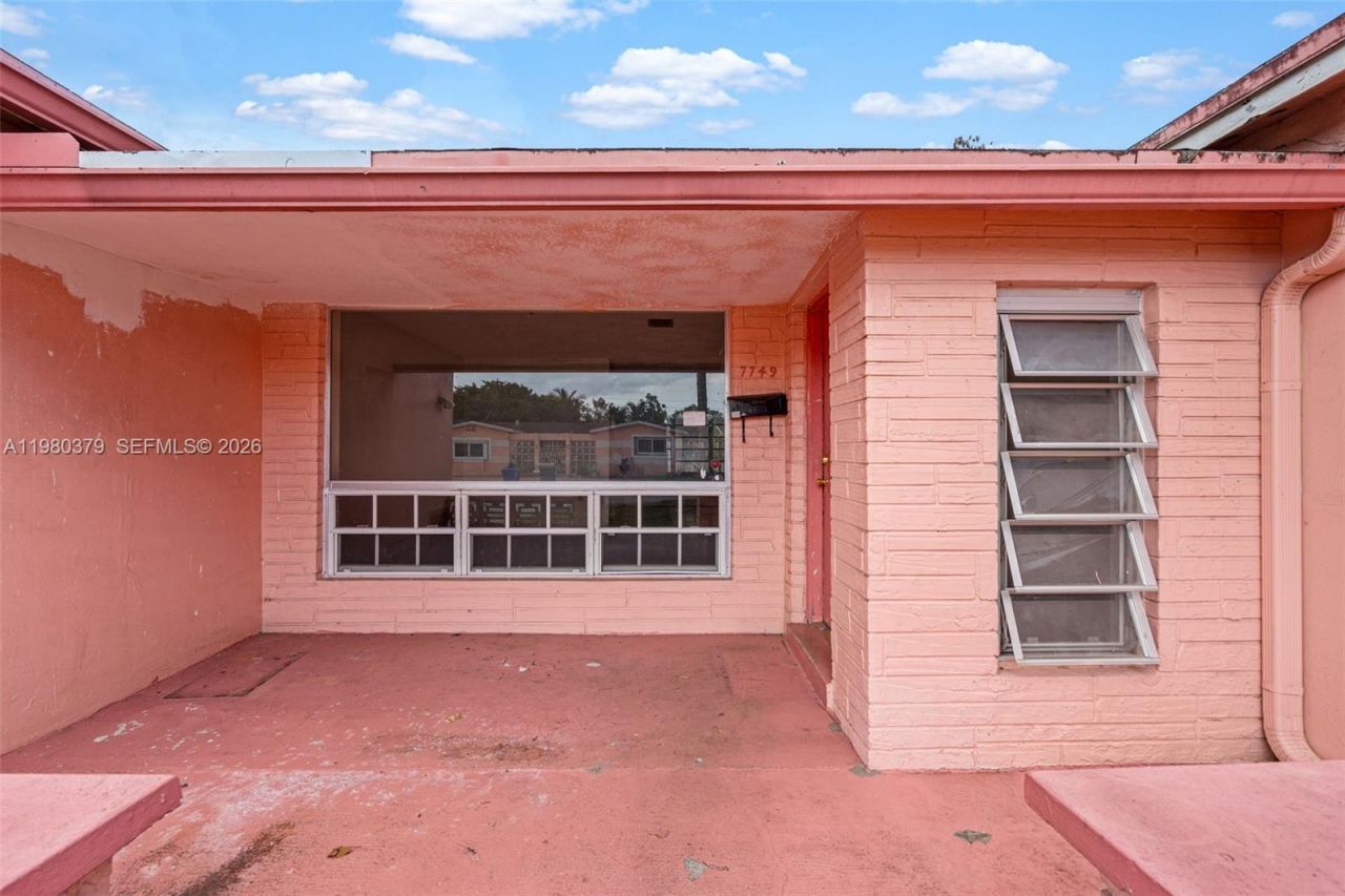 7749 Fairway Blvd , Miramar, FL 33023 Photo